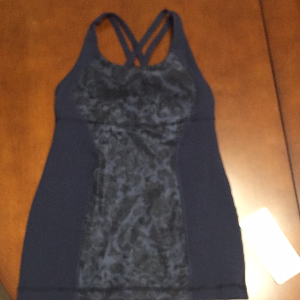 NWT Lululemon Energy Tank size 6